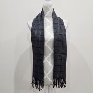 Gray Plaid Scarf with Fringe